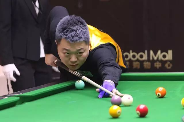 在场上发挥 在场上发挥