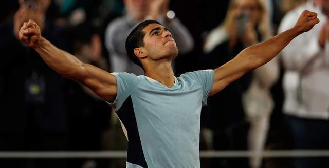 背后还有着 背后还有着