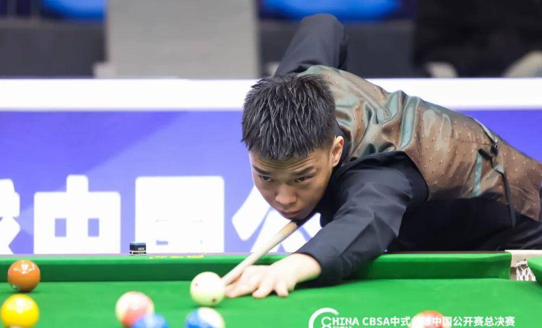 从替补席的 从替补席的